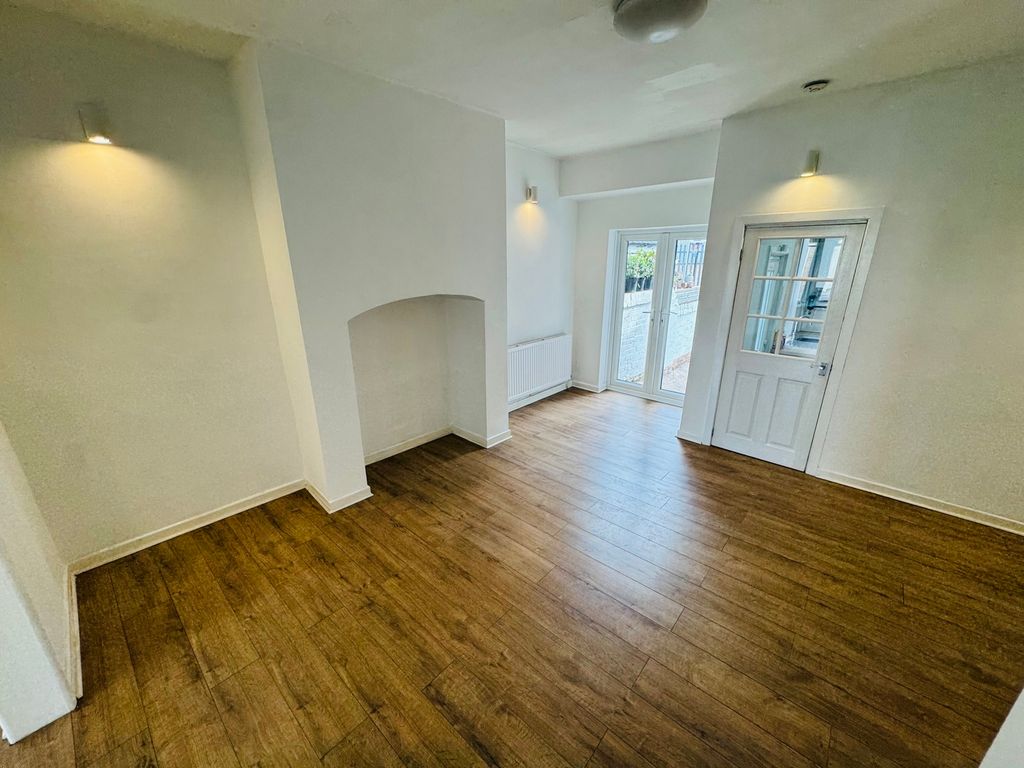 Property photo 3 of 11 Photograph