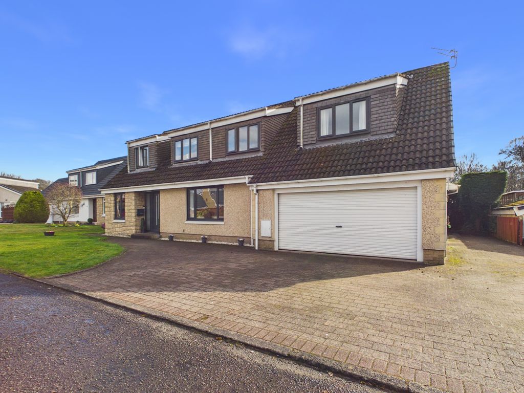 Property photo 2 of 36