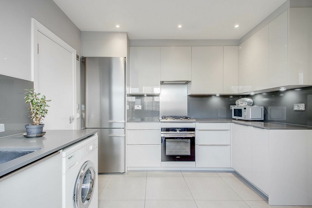 Property photo 2 of 16 Photo 9