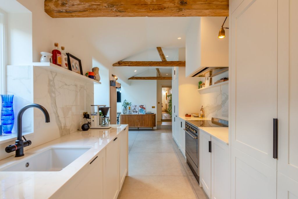 Property photo 3 of 15 Kitchen