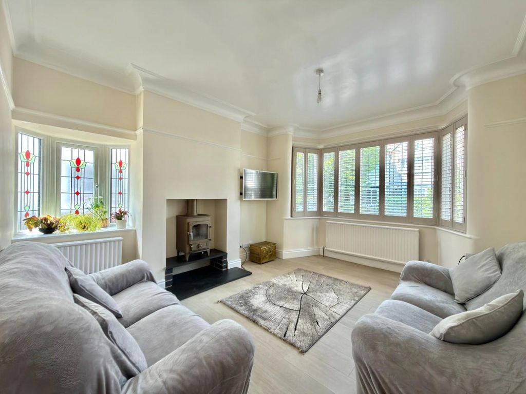 Property photo 3 of 37