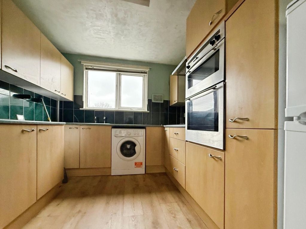 Property photo 2 of 10 l0Bohvtdak-36Gro7Sdjqw.Jpg