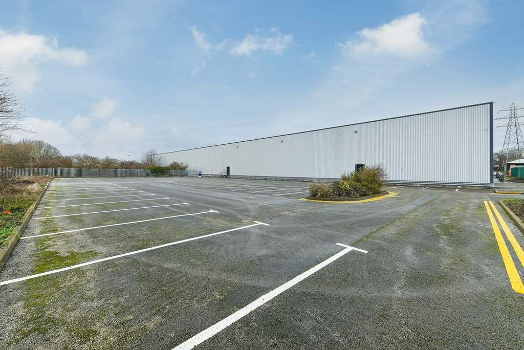 Property photo 2 of 10