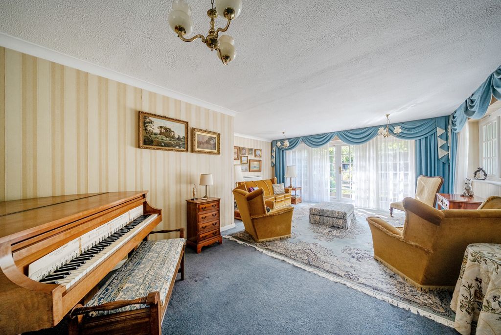 Property photo 3 of 23 1522376-18-1A0A57...