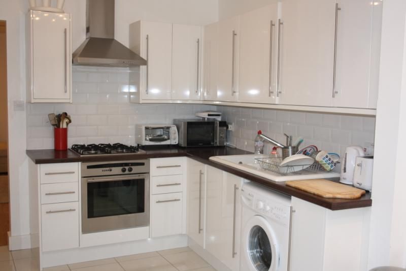 Property photo 2 of 10 Kitchen