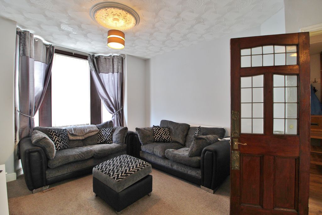 Property photo 2 of 14
