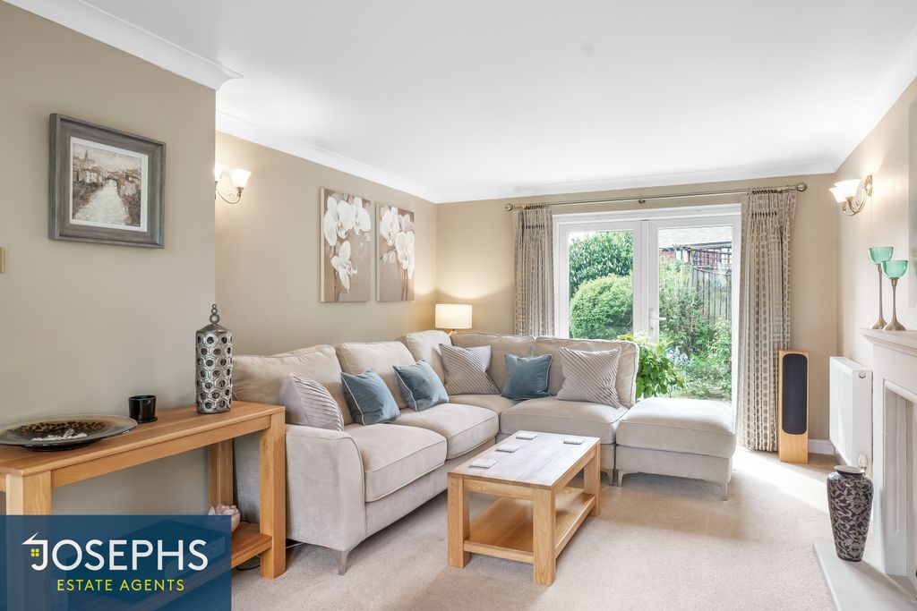 Property photo 2 of 34