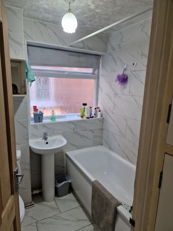 Property photo 3 of 4 Bathroom