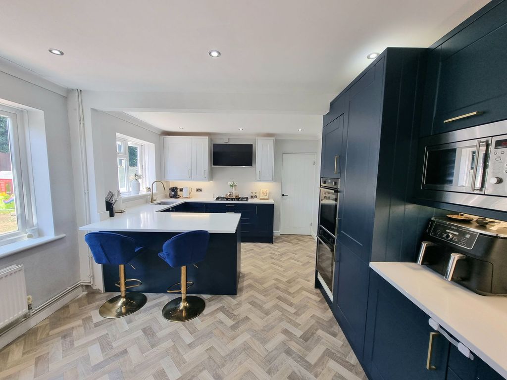 Property photo 3 of 29 Kitchen/Diner