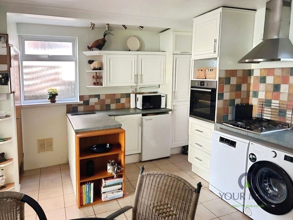 Property photo 2 of 13 Kitchen