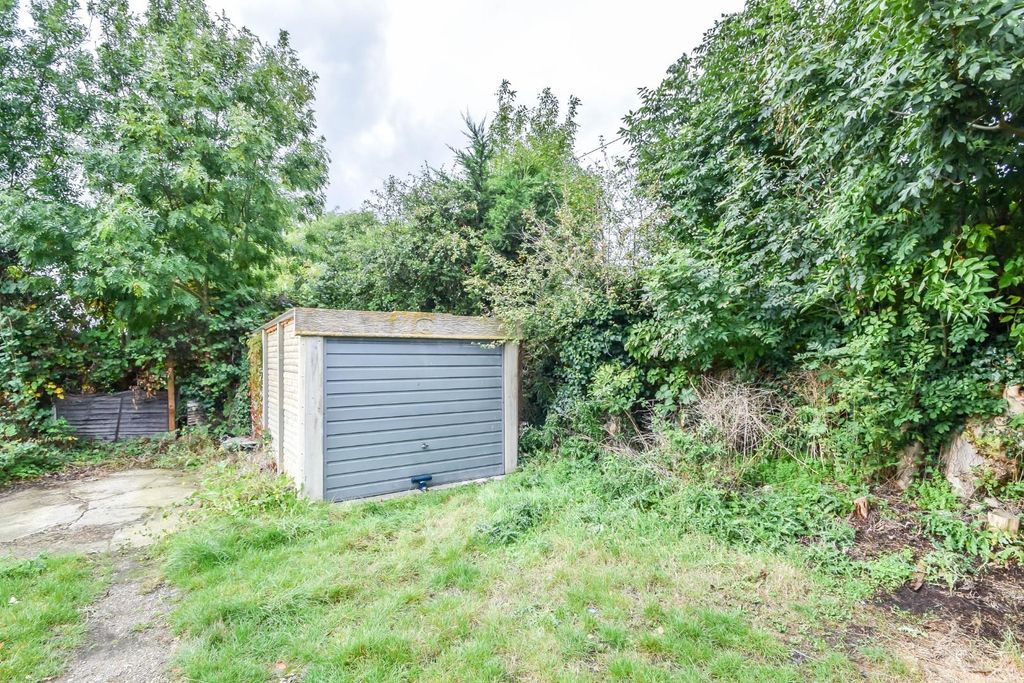 Property photo 3 of 6
