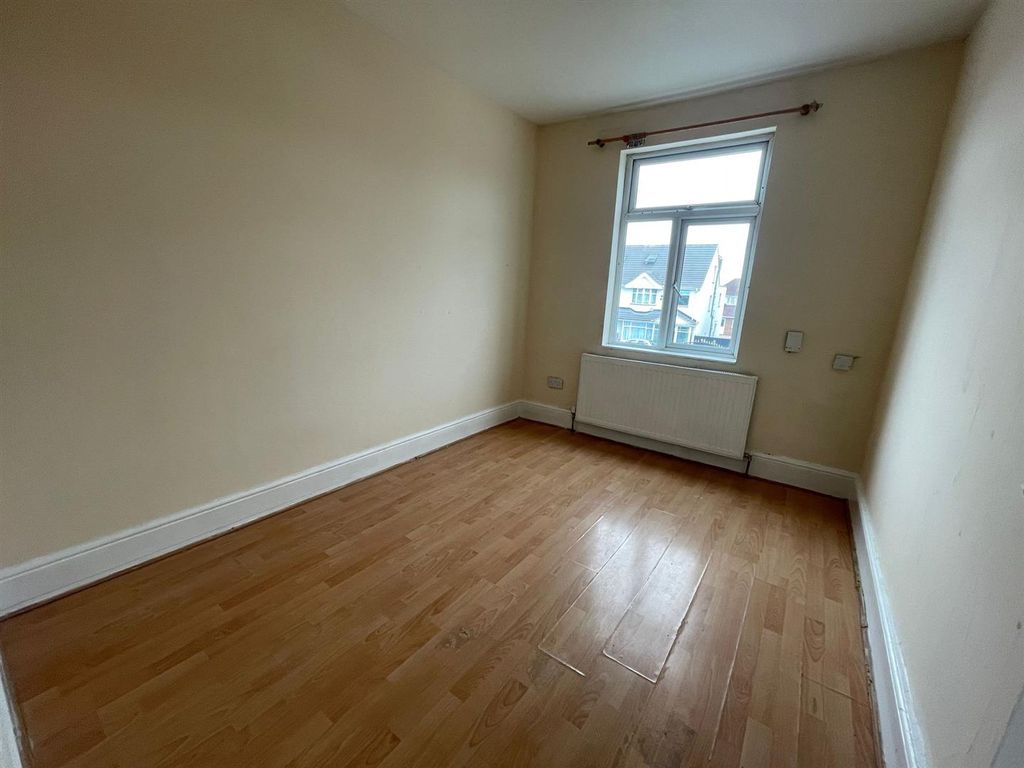 Property photo 2 of 10 98127746-86F8-4248-90F0-53E5Eb694B02.Jpg