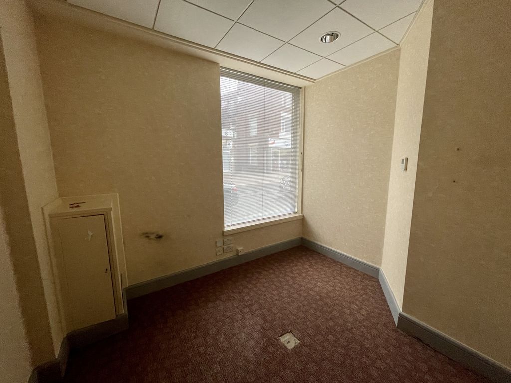 Property photo 3 of 10 Photo 4