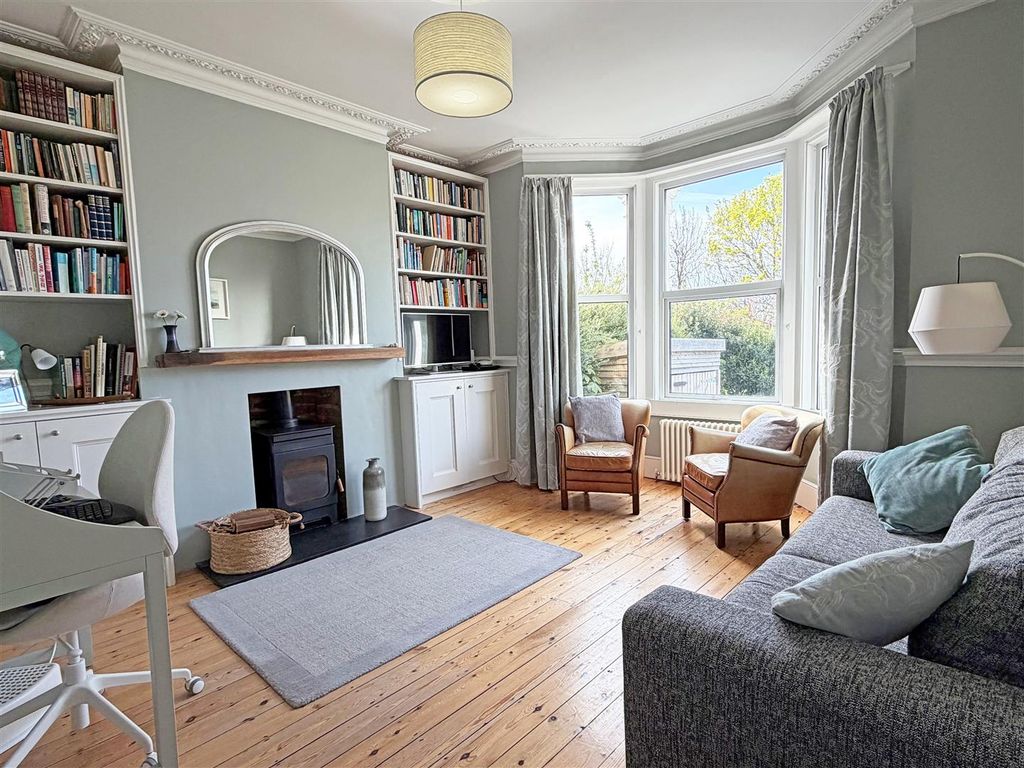 Property photo 2 of 21 Loua.Jpg