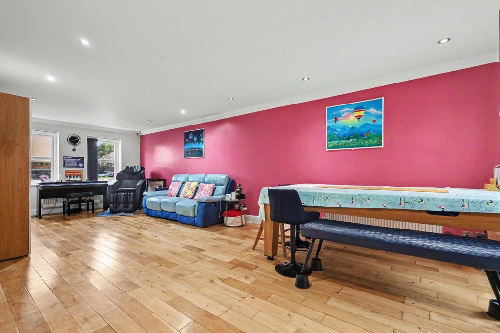 Property photo 3 of 22 5166474