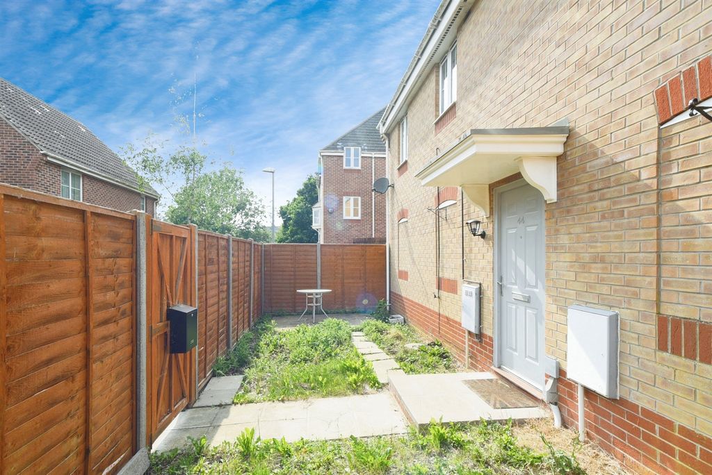 Property photo 1 of 11