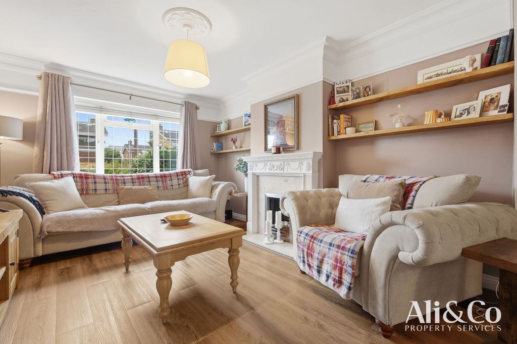 Property photo 3 of 23