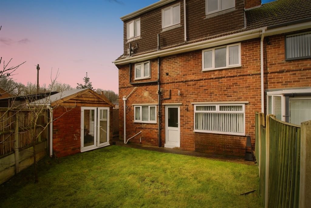 Property photo 2 of 15 Rear Garden