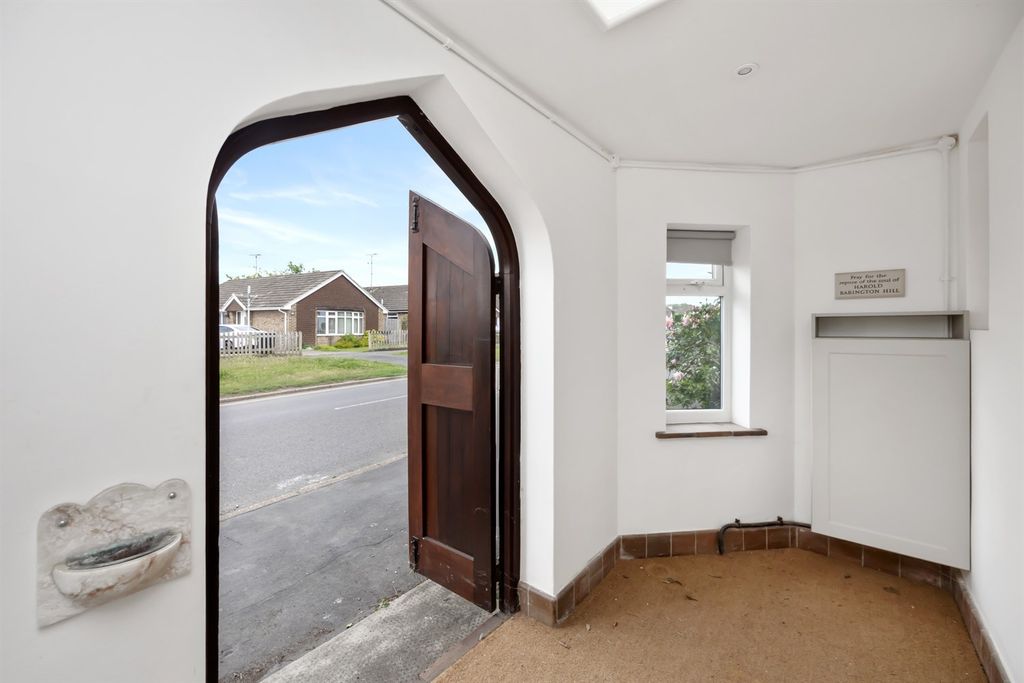 Property photo 2 of 13 Entrance