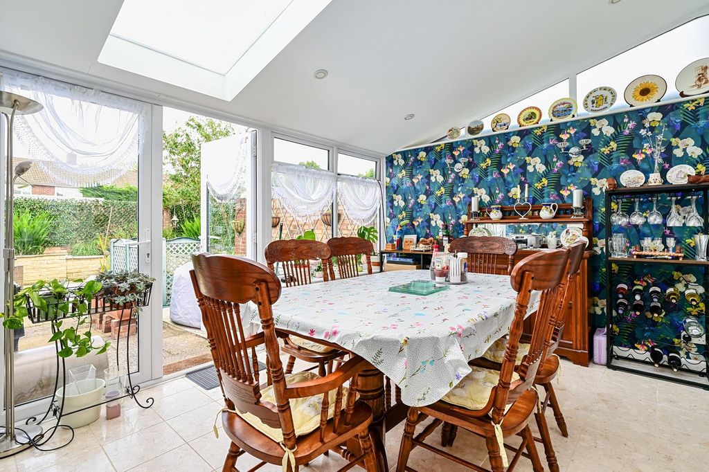 Property photo 2 of 10 Dining Room