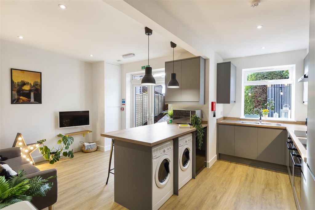 Property photo 3 of 12 3.Jpg