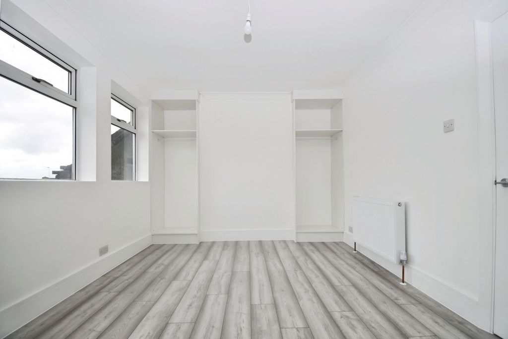 Property photo 2 of 7 Bedroom