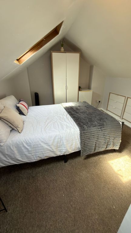 Property photo 2 of 6 Room