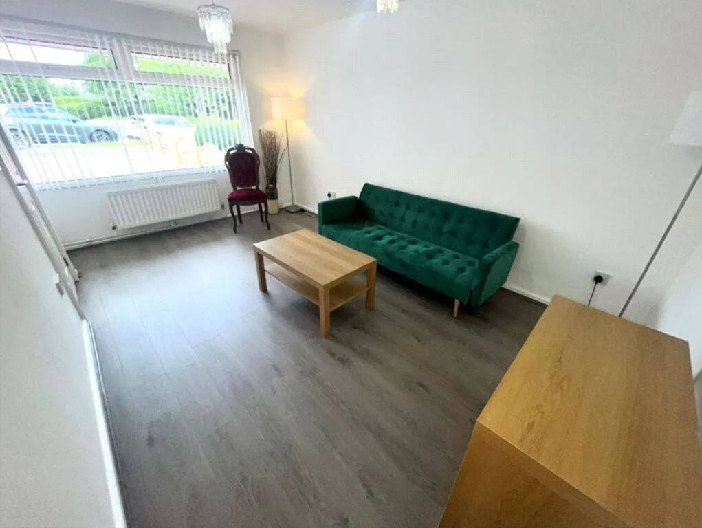 Property photo 2 of 9