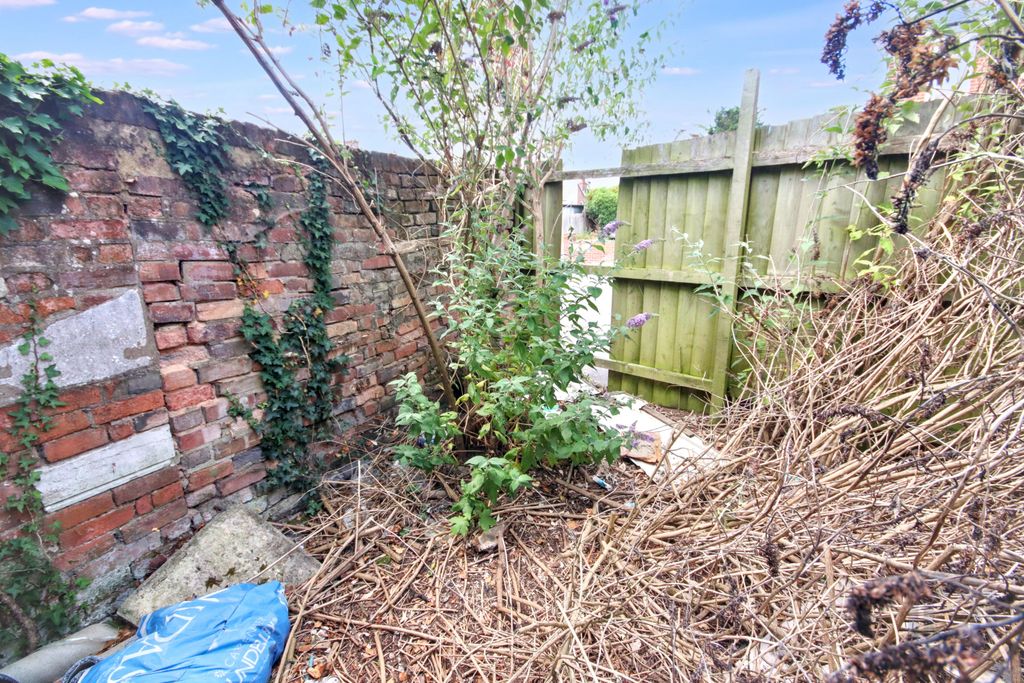 Property photo 3 of 4