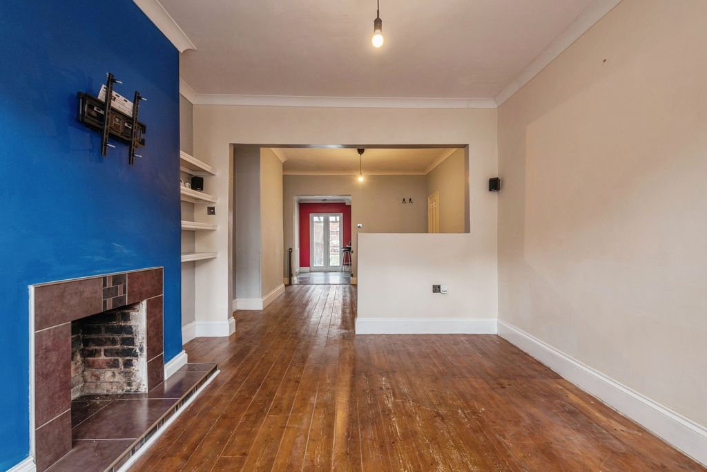 Property photo 3 of 15 Pbox-Img.Jpg