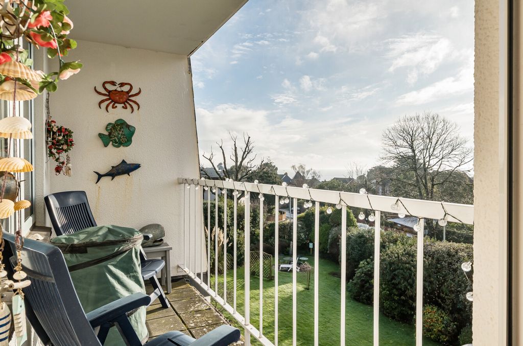 Property photo 3 of 13 1401270-11-696E67...