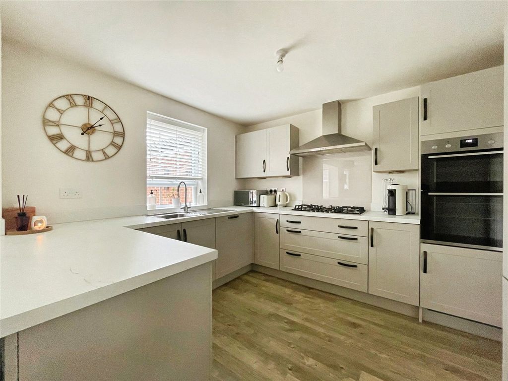 Property photo 2 of 26 Picture No. 21