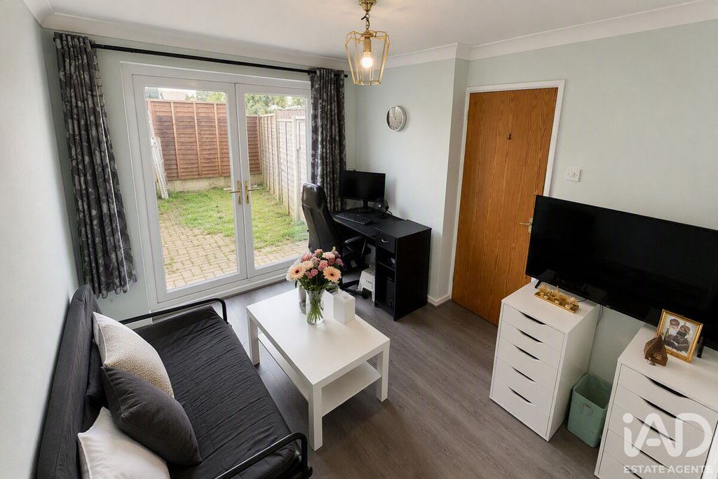 Property photo 2 of 7
