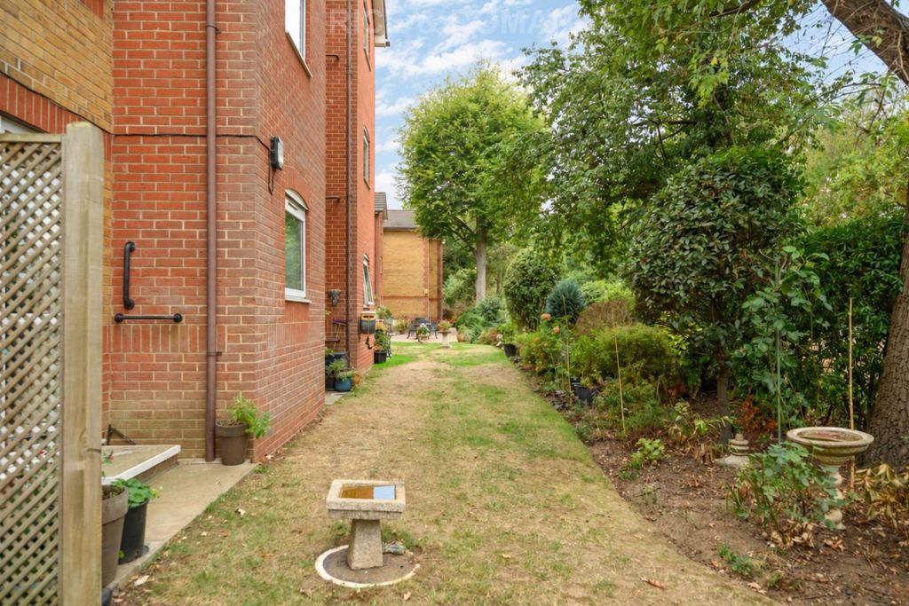 Property photo 3 of 13