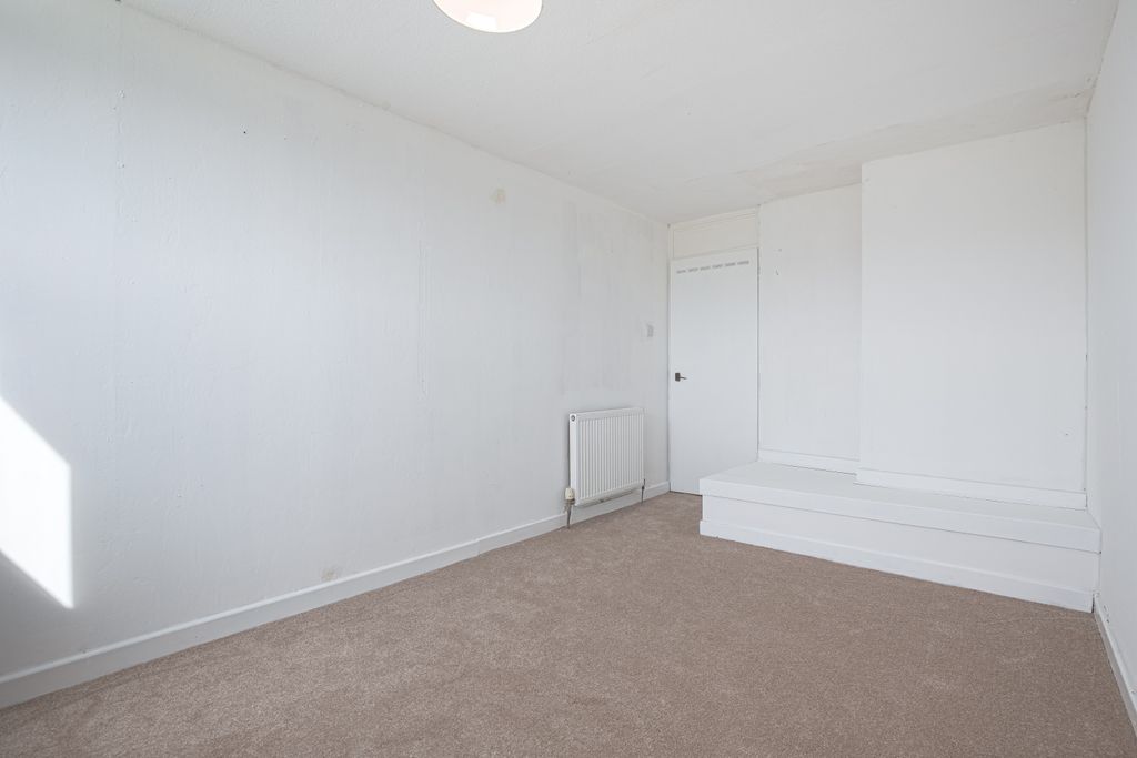 Property photo 3 of 9 Bedroom1Angle2