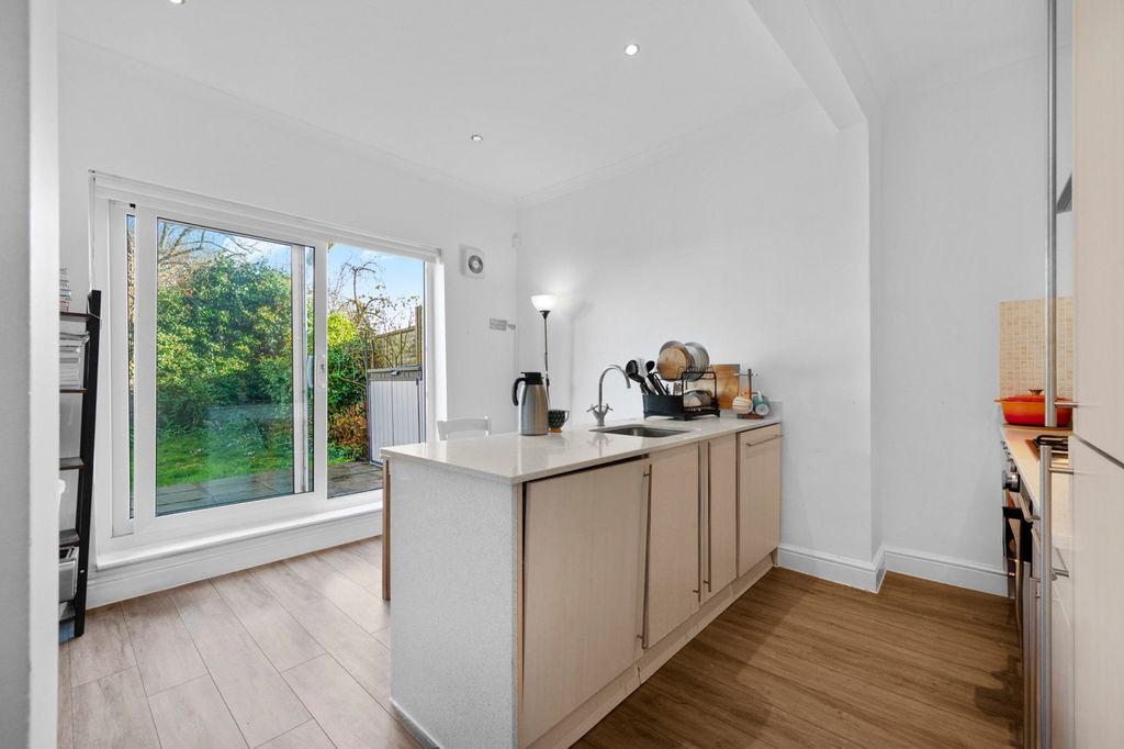 Property photo 3 of 23 Picture No. 13