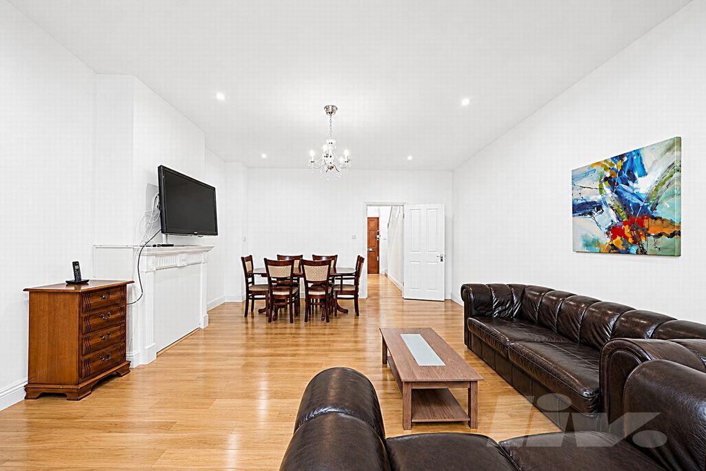 Property photo 3 of 16 Photo 6