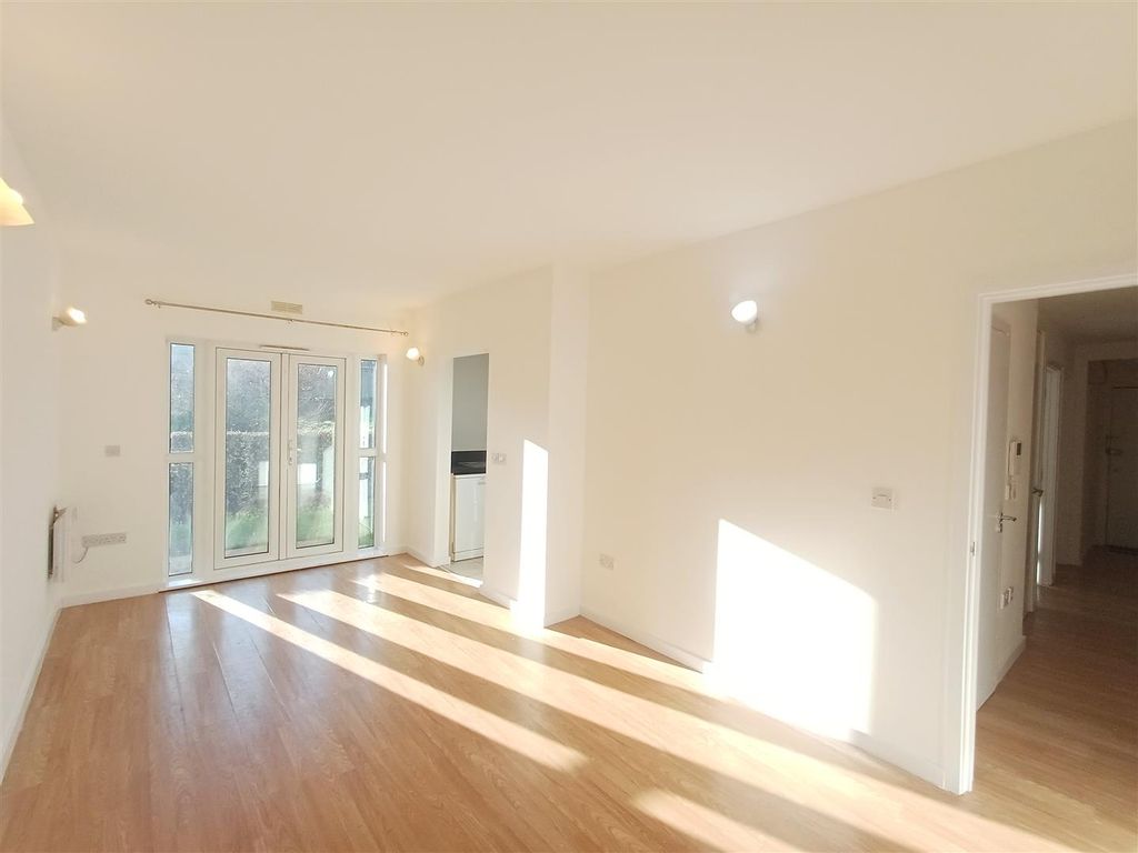 Property photo 2 of 7 Living 2.Jpg