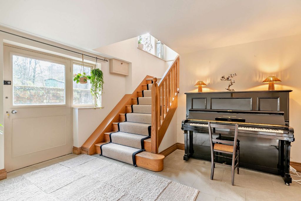 Additional image 9 of 6 bed detached house for saleHorris Hill, Newbury, Berkshire RG20