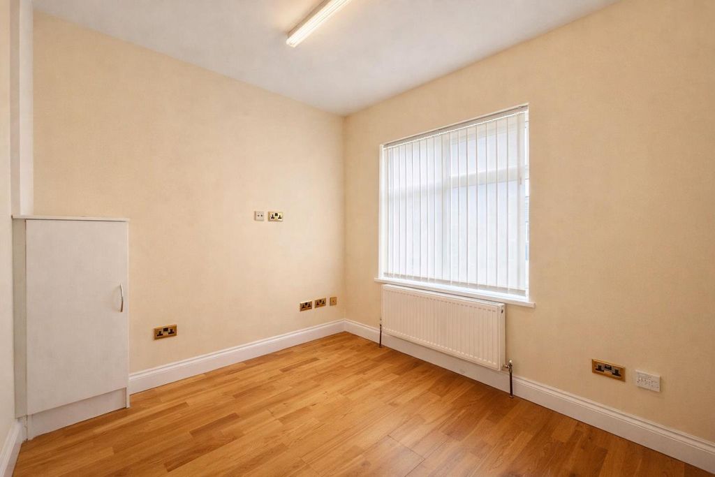 Property photo 1 of 5 A2081746-1637-4F4B-ba92-B9Ab453370A3.Png