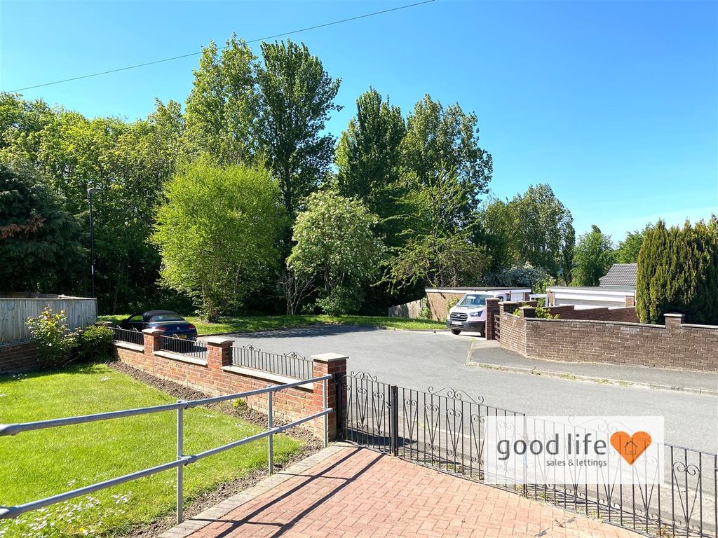 Property photo 3 of 18 20250513_132932333_Ios55Mayfield.Jpg