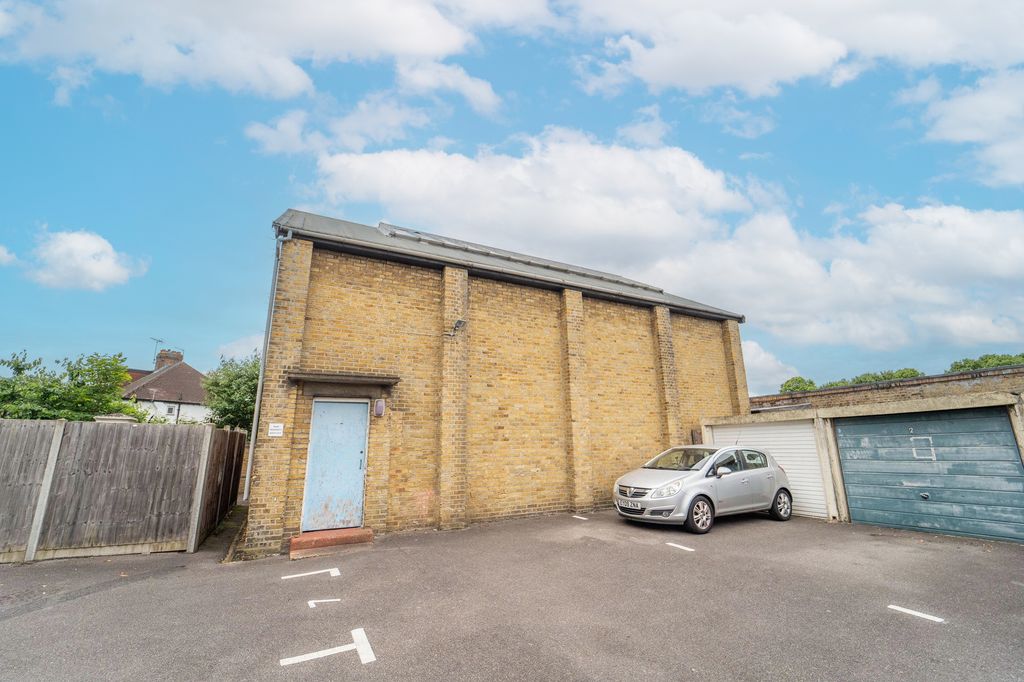 Property photo 1 of 8