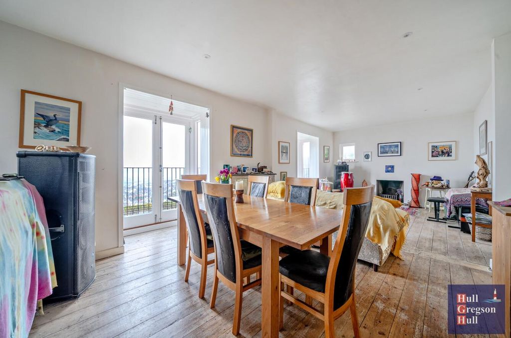 Property photo 3 of 22 6c03c859-d3Bf-432B-A1Ae-0Ae1d768ee4E.Jpg