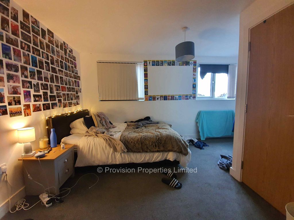 Property photo 3 of 12 Photo