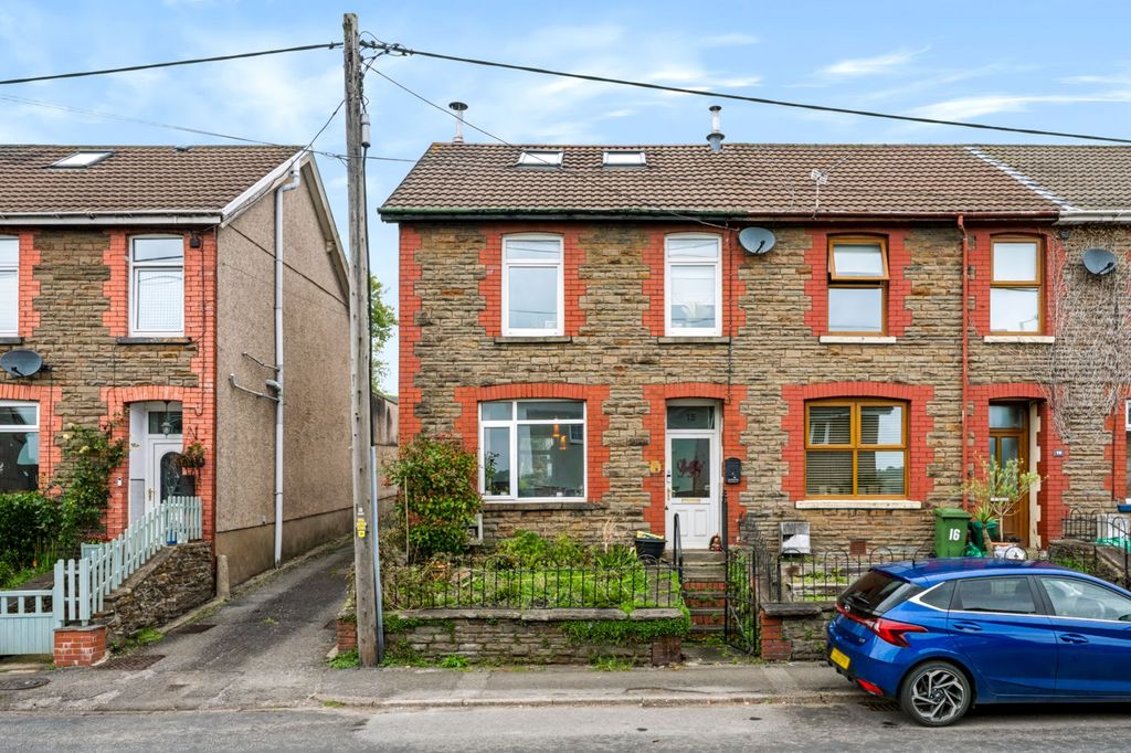 Property photo 1 of 32
