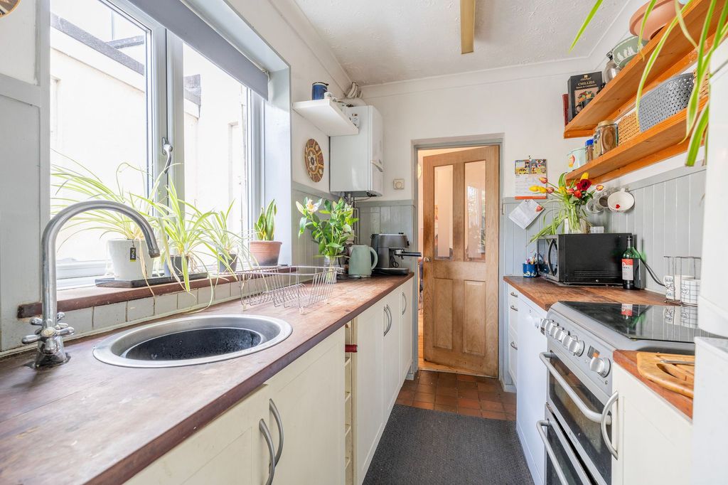 Property photo 3 of 23