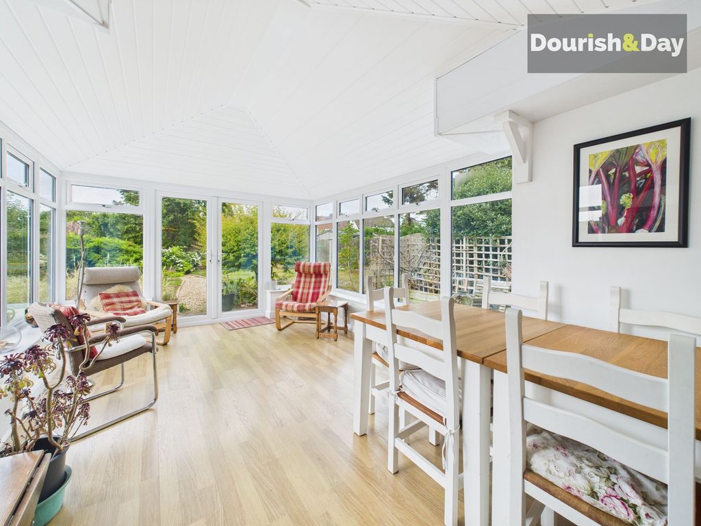 Property photo 3 of 18 Conservatory