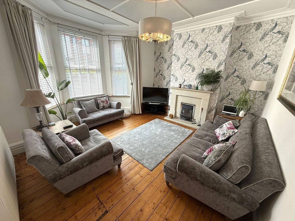 Property photo 2 of 19