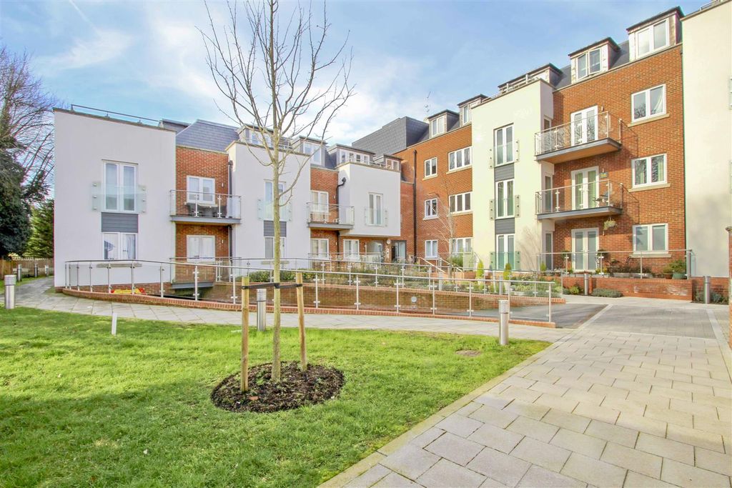 Property photo 1 of 12