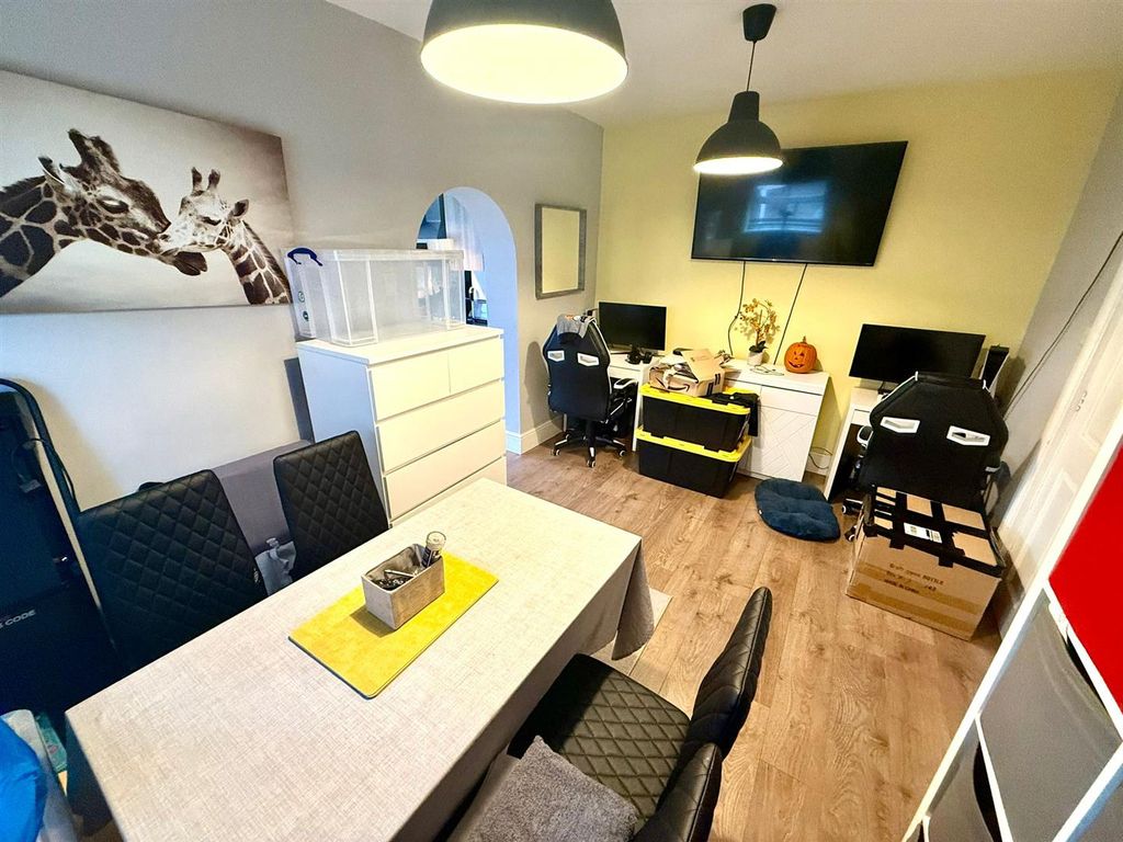 Property photo 3 of 13 Photo-2025-10-30-21-25-05 3.Jpg